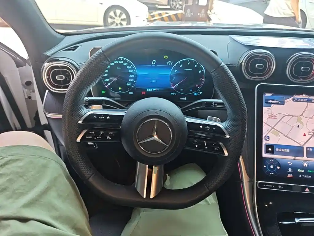 Mercedes-Benz C-Class — миниатюра 11