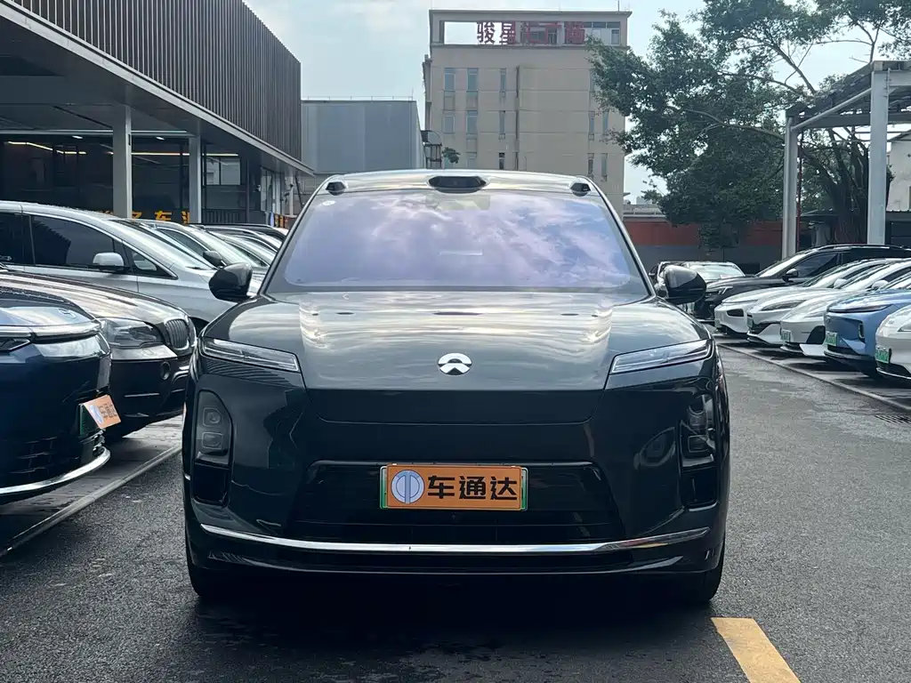 NIO ES8