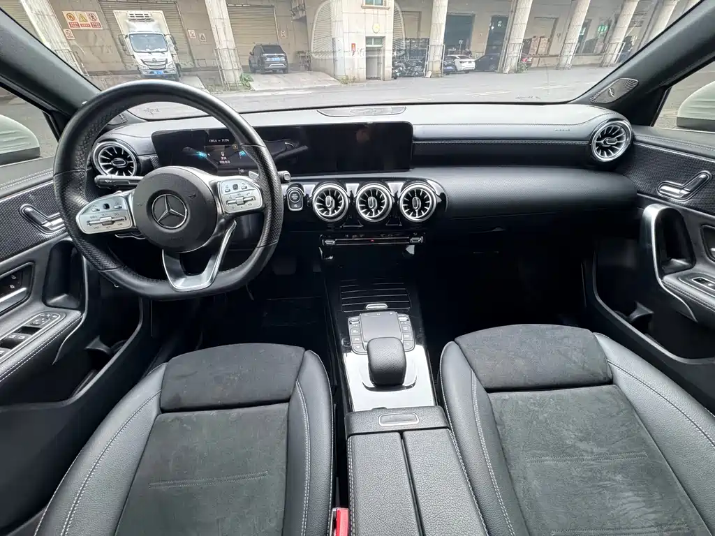 Mercedes-Benz A-Class — миниатюра 6