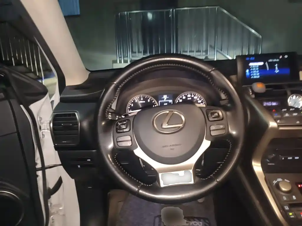 Lexus NX — миниатюра 7