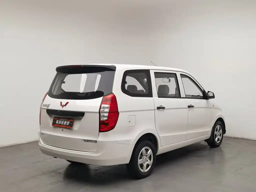 Wuling Hongguang — миниатюра 2