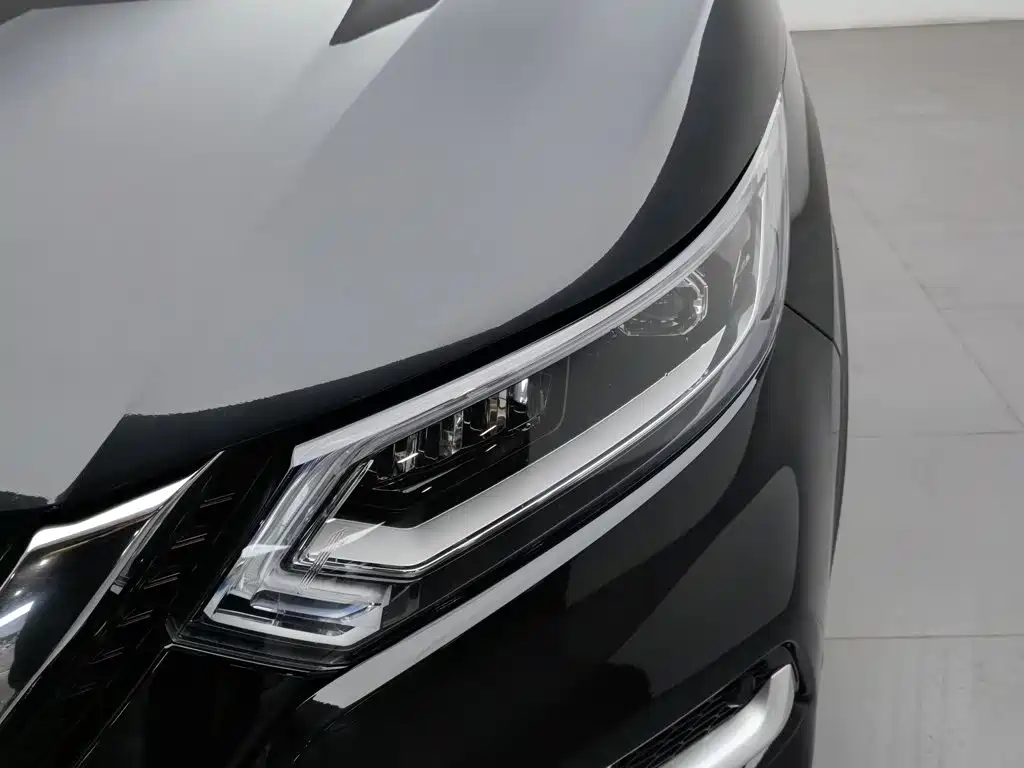 Nissan Qashqai — миниатюра 7