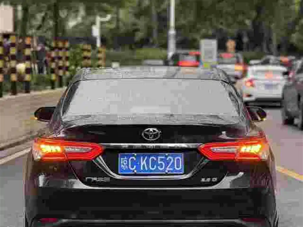 Toyota Camry — миниатюра 4