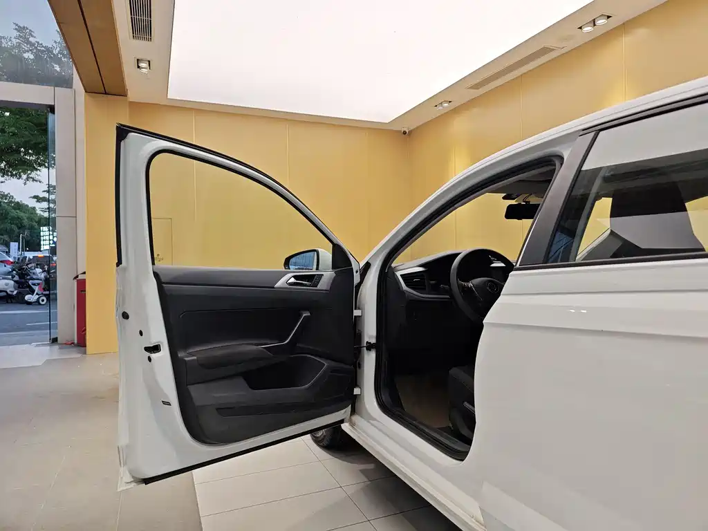 Volkswagen Polo 2023 Plus 1.5L AT