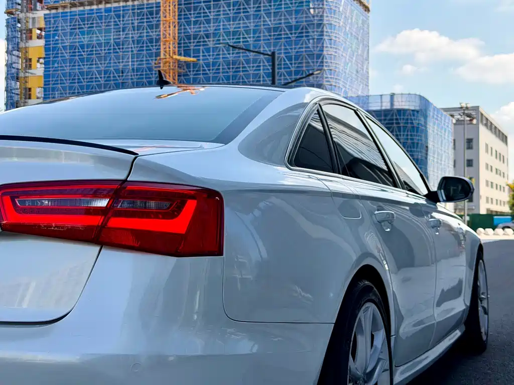 Audi S6 — миниатюра 12