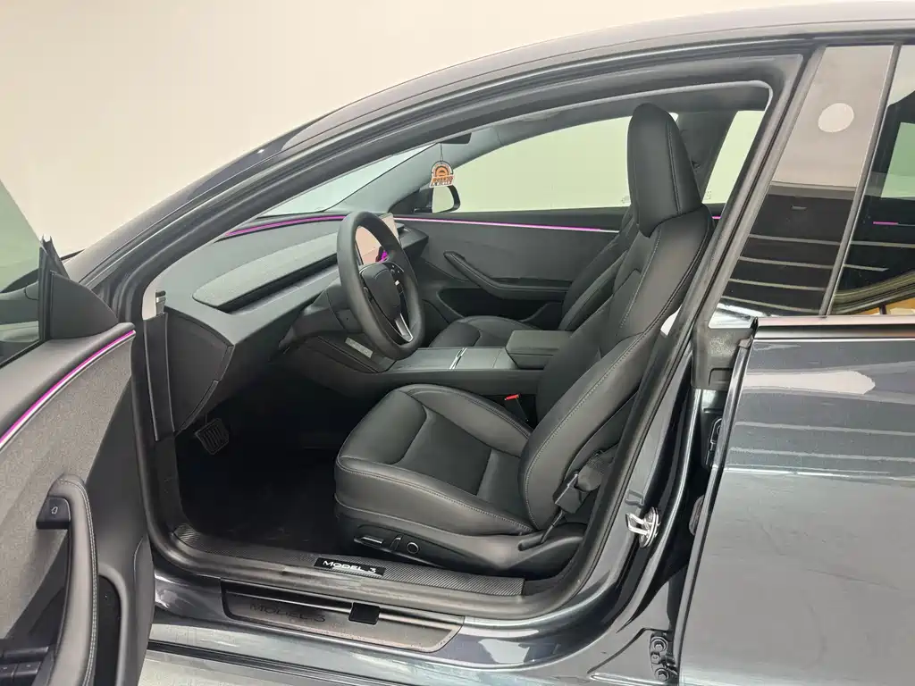 Tesla Model 3 — миниатюра 6
