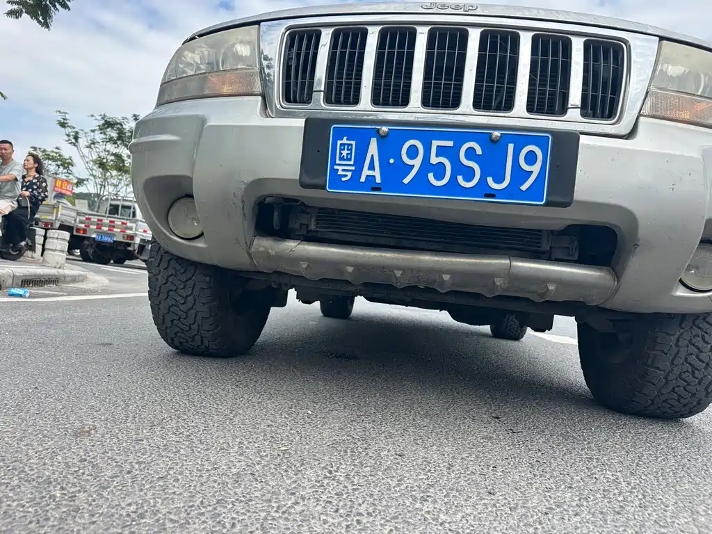 Jeep Grand Cherokee — миниатюра 9
