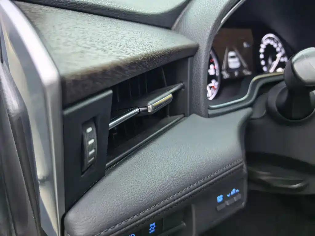 Toyota Avalon — миниатюра 17
