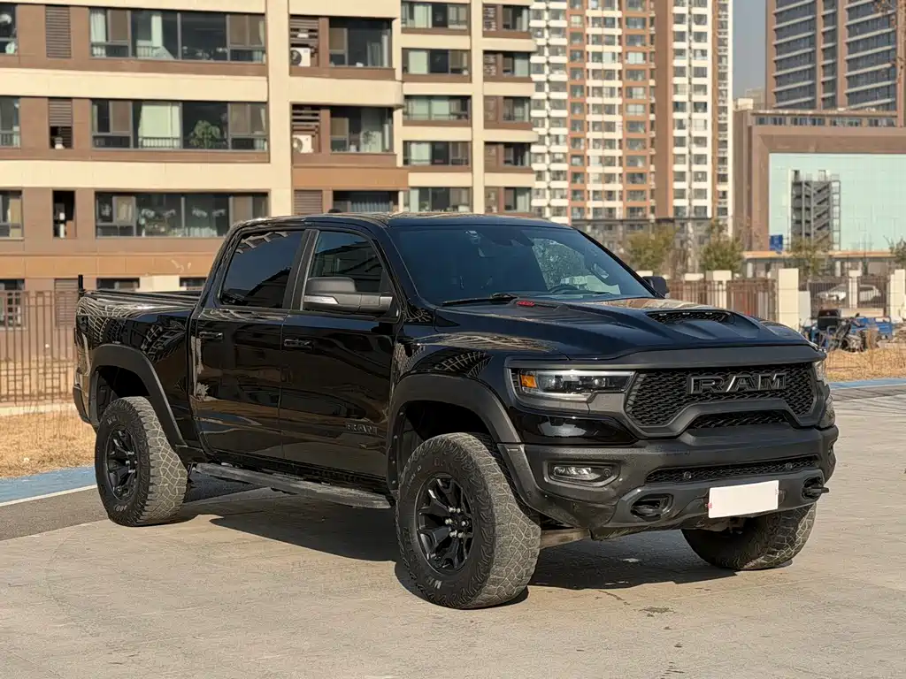 Ram Trucks 2022 6.2T