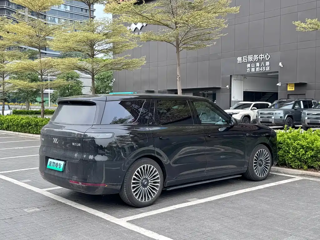 IM 智己LS8 — миниатюра 4