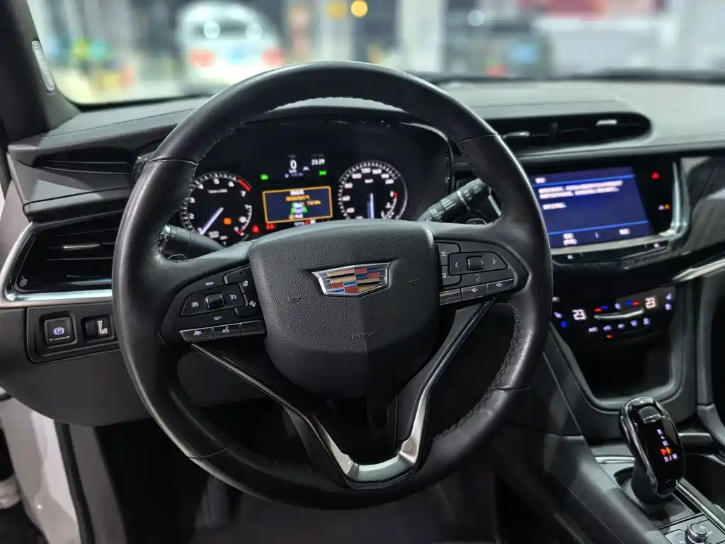 Cadillac XT6 — миниатюра 16