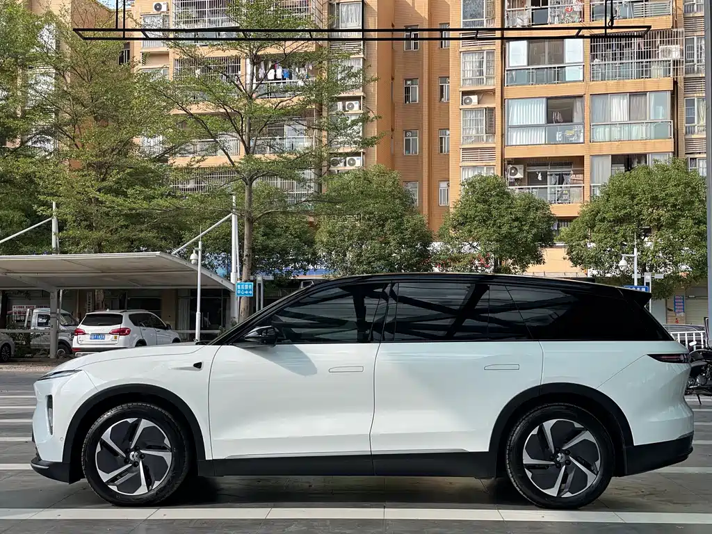 NIO ES8 — миниатюра 16