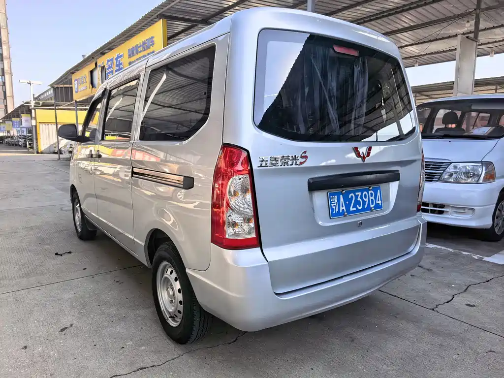 Wuling Rongguang S — миниатюра 5