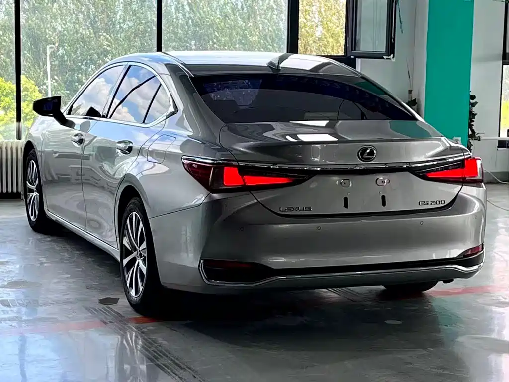 Lexus ES 2018 200 V