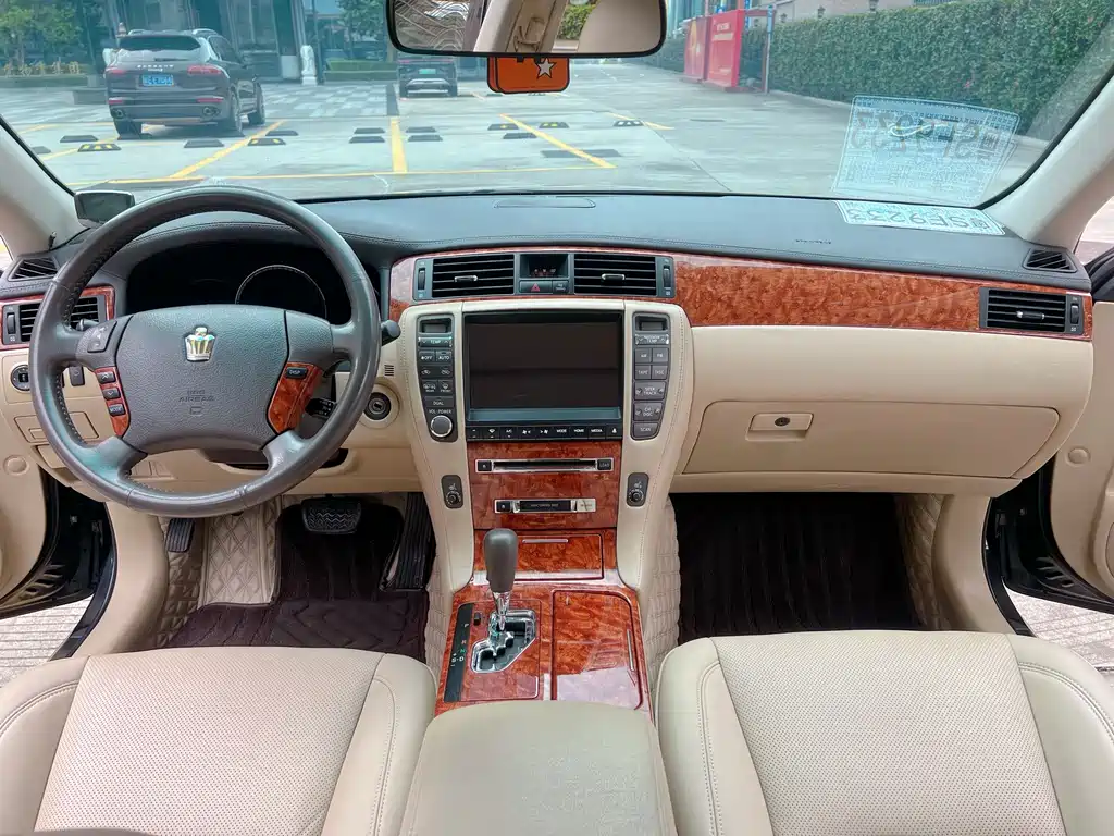 Toyota Crown — миниатюра 12