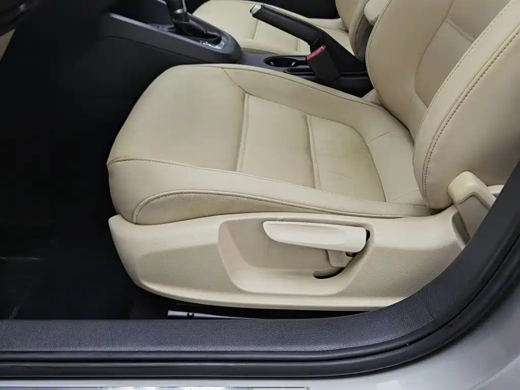 Volkswagen Sagitar — миниатюра 20