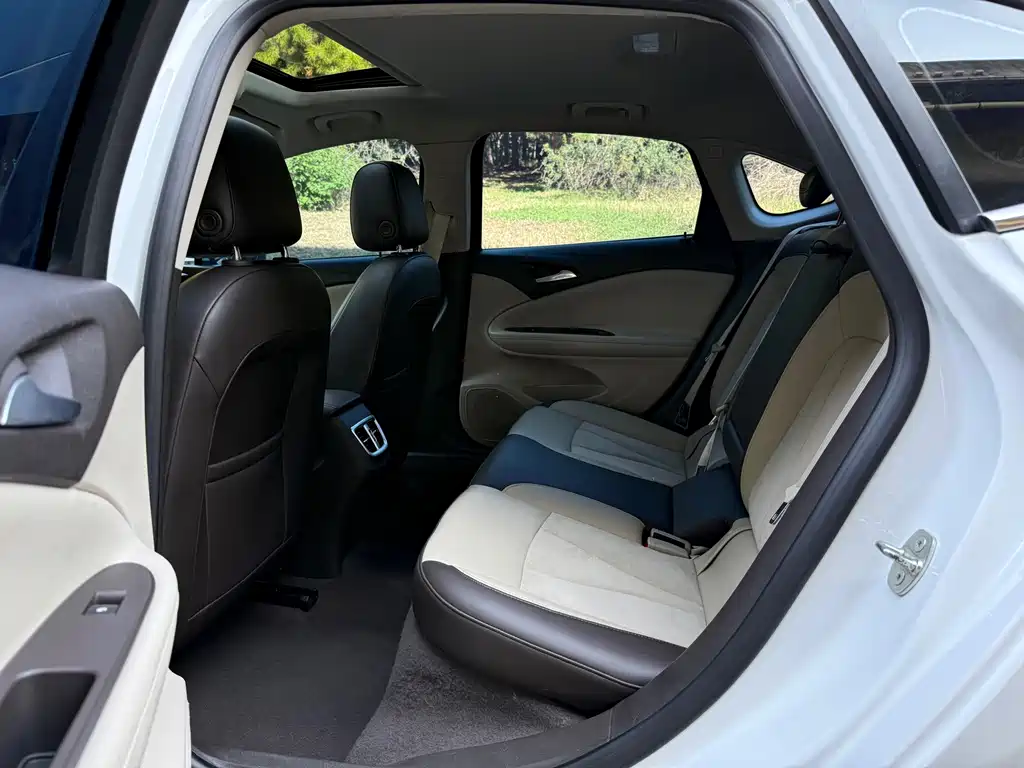 Buick Verano — миниатюра 8