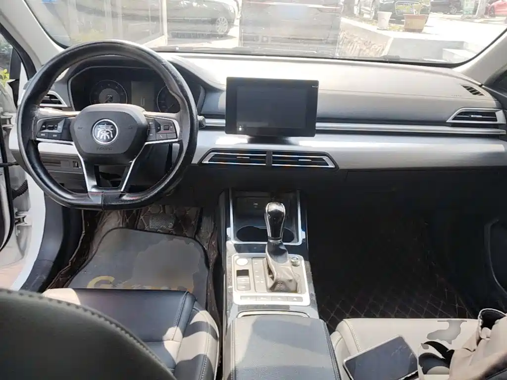 BYD Qin — миниатюра 10