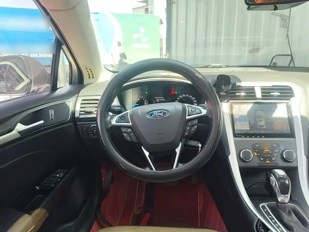 Ford Mondeo — миниатюра 7