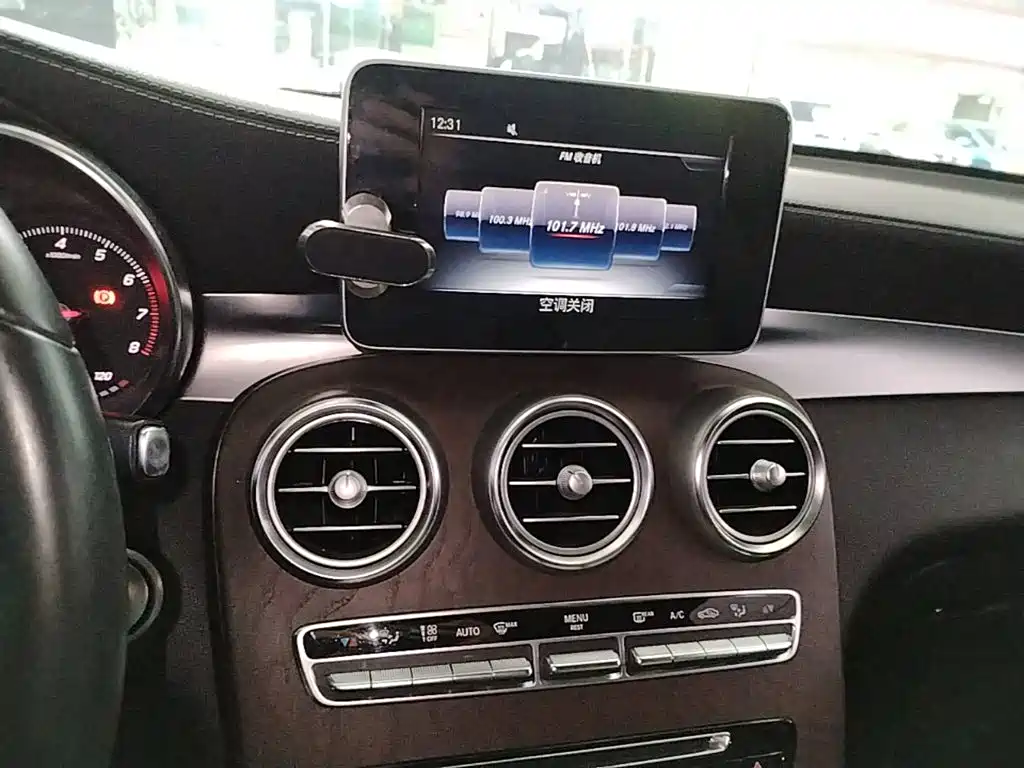 Mercedes-Benz GLC — миниатюра 13