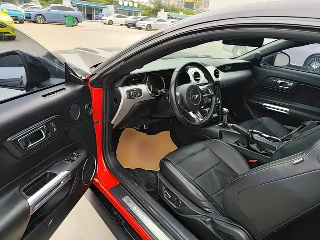 Ford Mustang — миниатюра 16