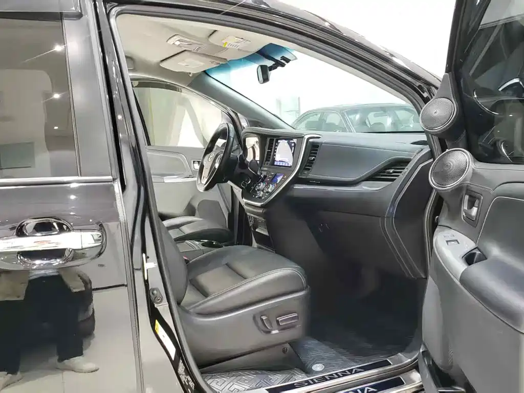 Toyota Sienna 2015 3.5L LE