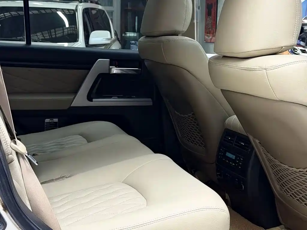 Toyota Land Cruiser — миниатюра 6