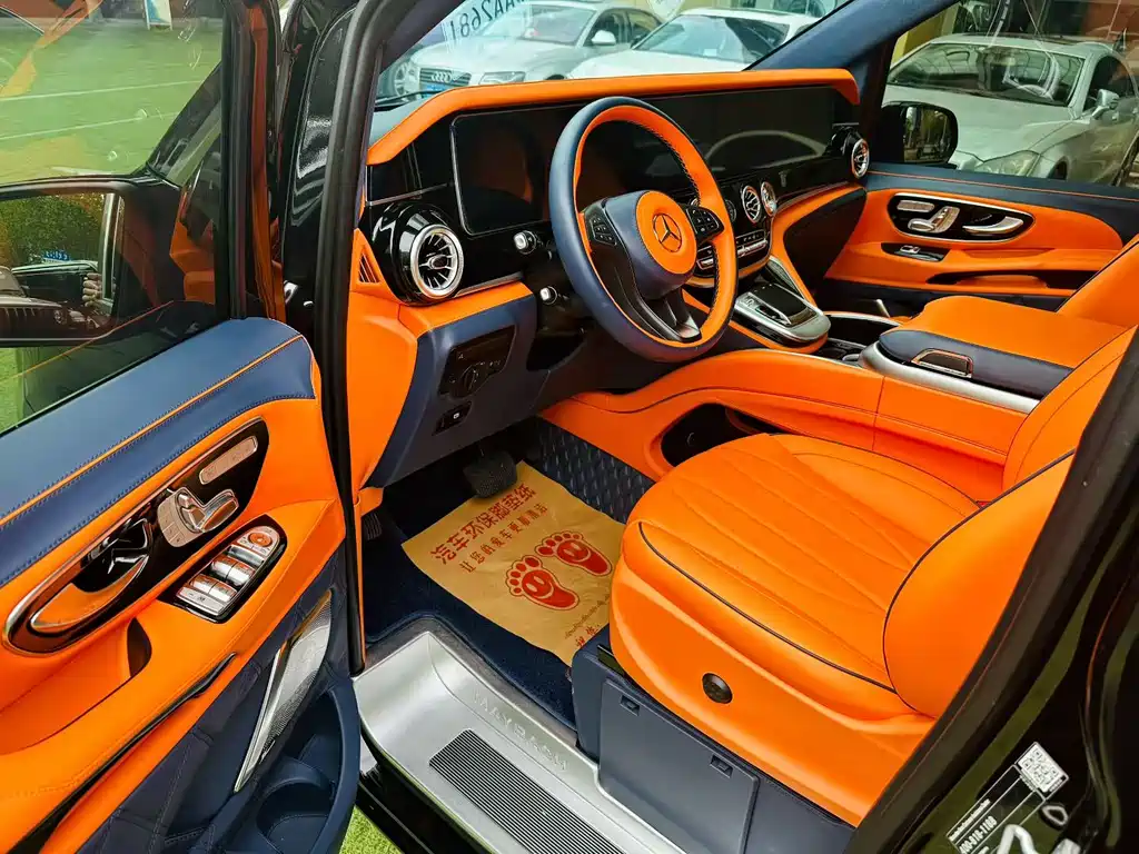Mercedes-Benz Vito 2023 2.0T 7 мест