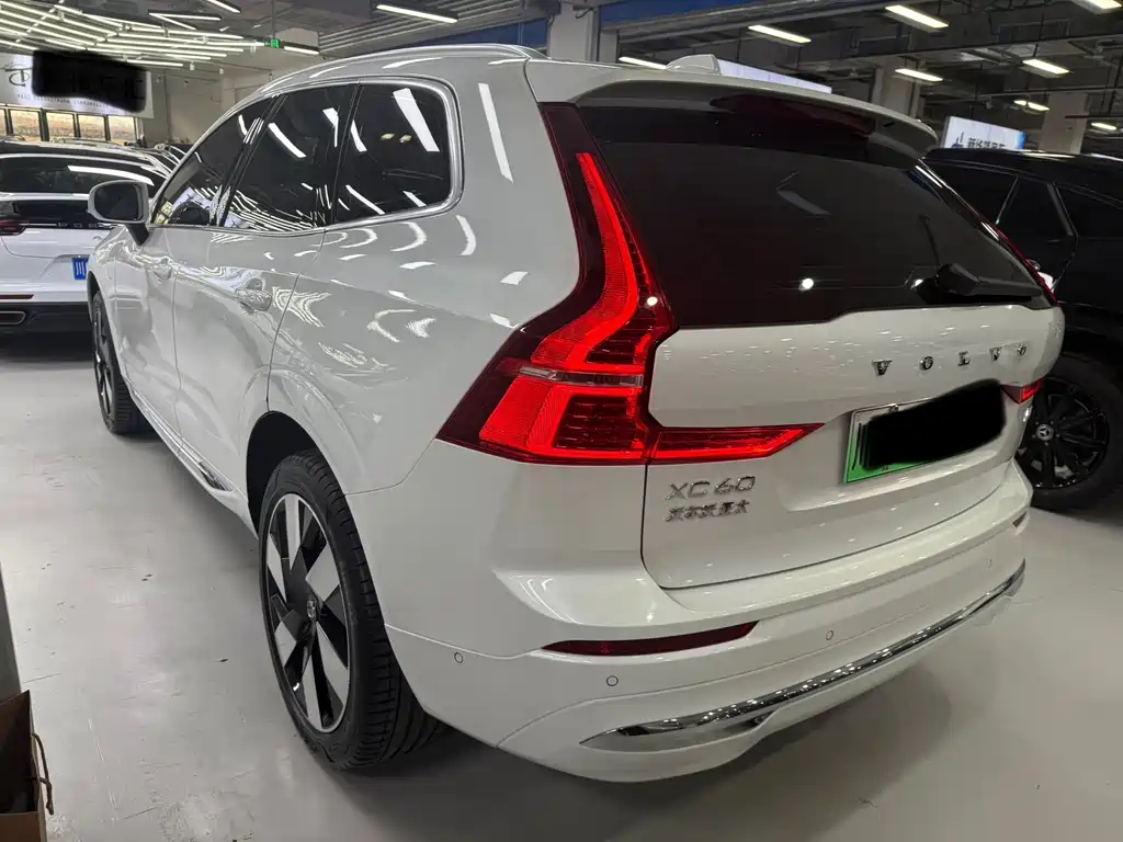 VOLVO XC60 PLUG IN HYBRID