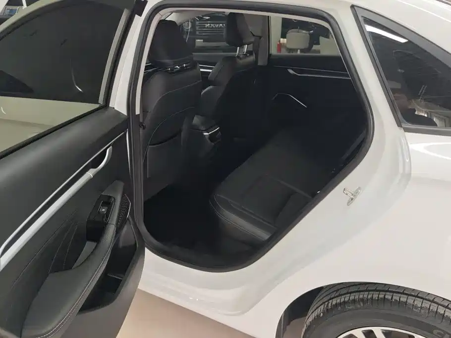 Geely Emgrand — миниатюра 11