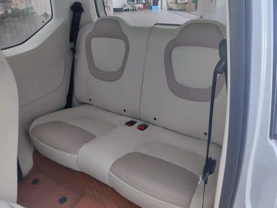 Wuling MINIEV — миниатюра 11
