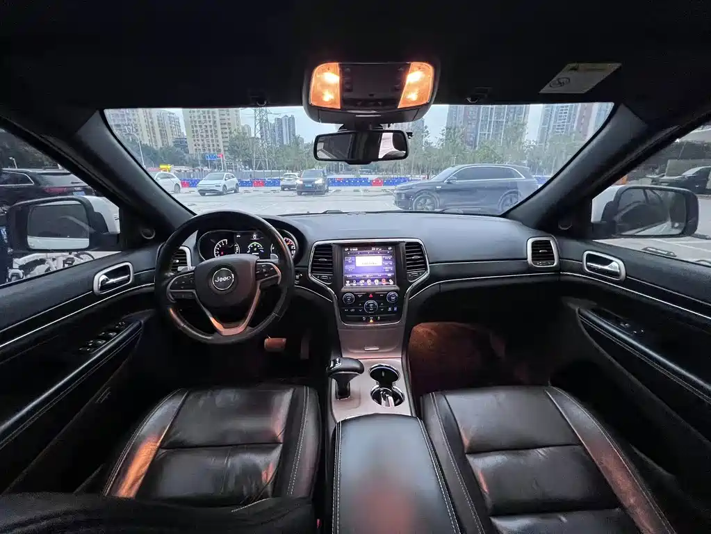 Jeep Grand Cherokee (Import) — миниатюра 5
