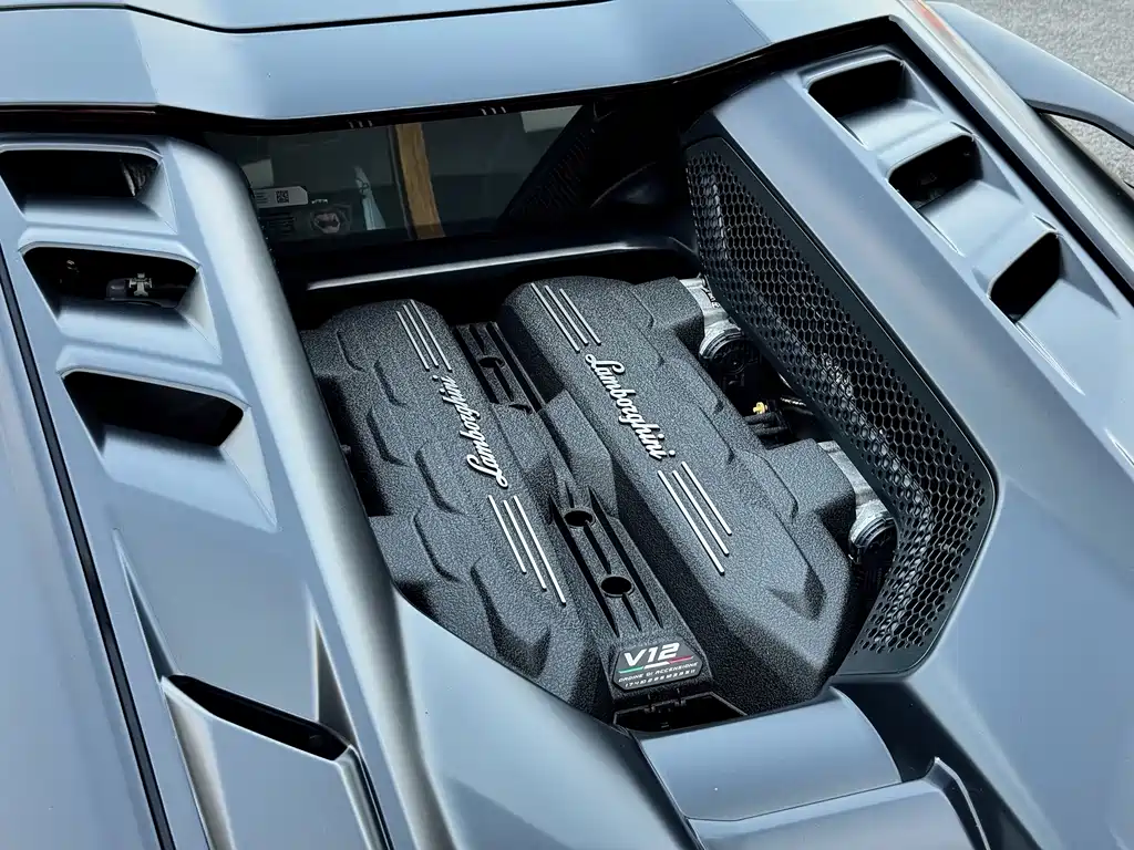 Lamborghini Revuelto 6.5L PHEV Standard Edition, фото 12