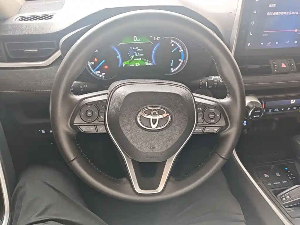 Toyota RAV4 — миниатюра 11