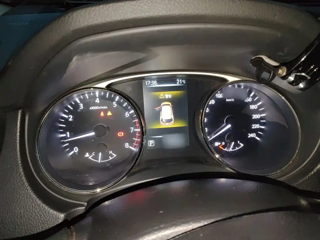 Nissan X-Trail — миниатюра 4
