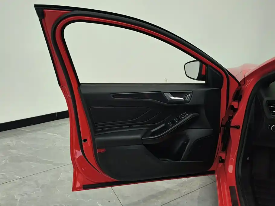 Ford Focus — миниатюра 7