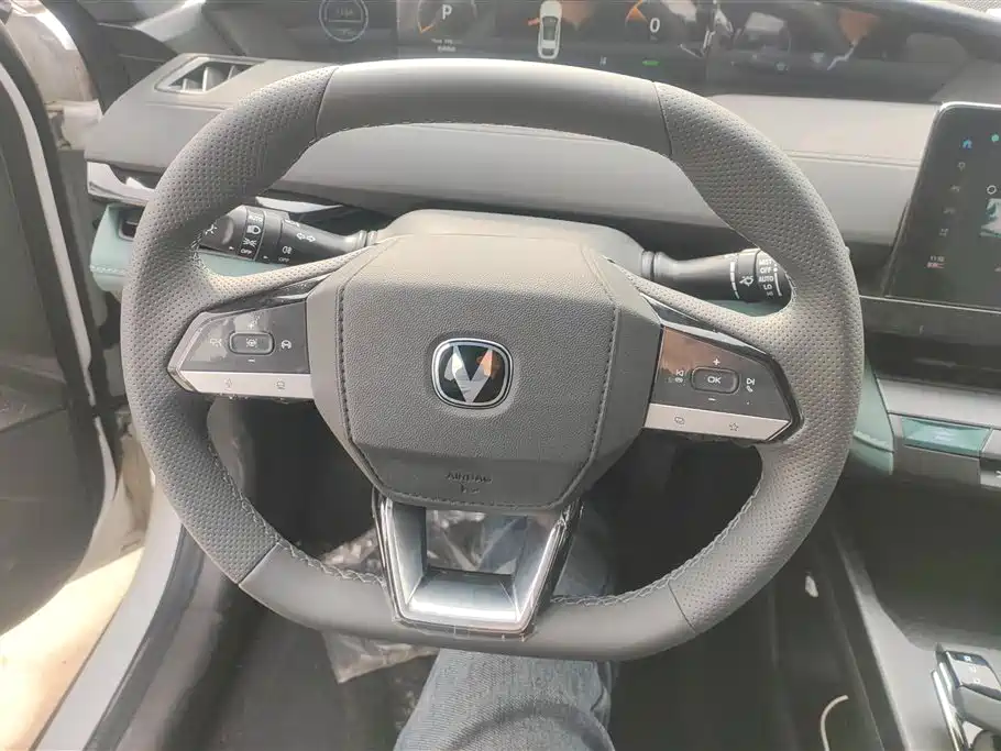 CHANGAN UNI V SMART IDD