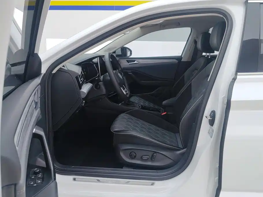 Volkswagen Sagitar — миниатюра 9