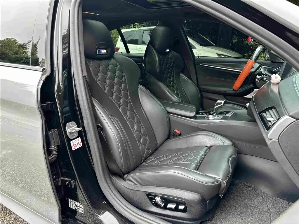 BMW 5 Series (Import) Facelift 540i Elegant Edition M Sport Package, фото 9