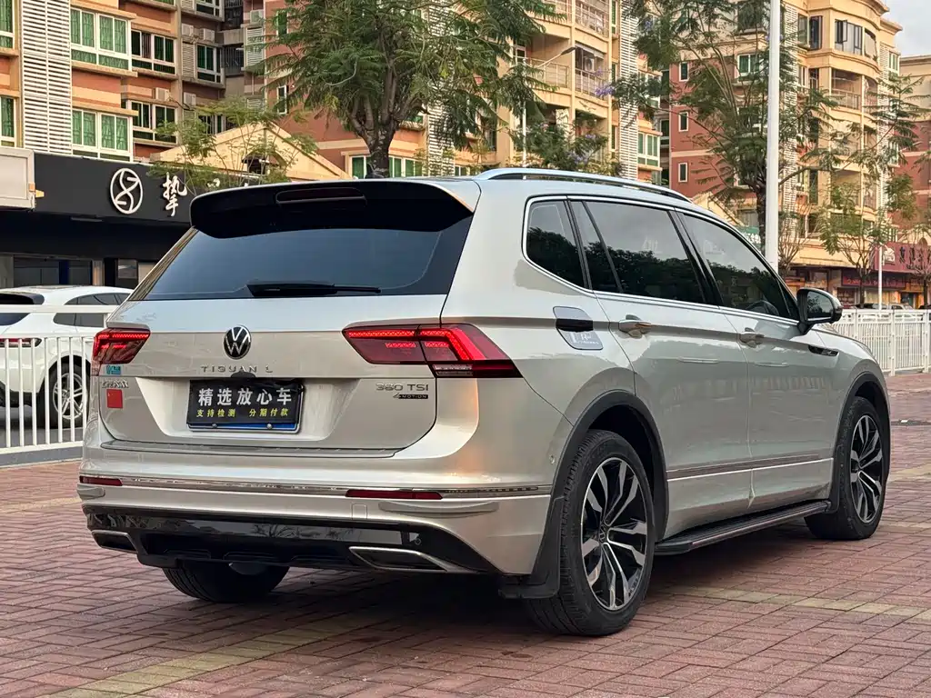 Volkswagen Tiguan L L 2021 380TSI AT R-Line 7 мест