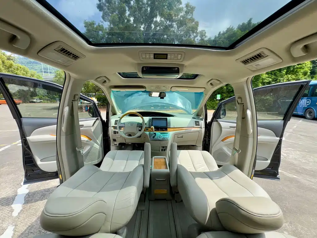 Toyota Previa — миниатюра 11