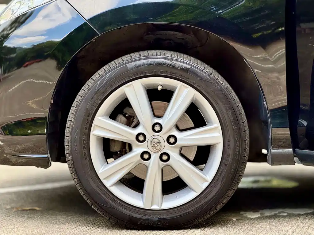 Toyota Previa — миниатюра 17