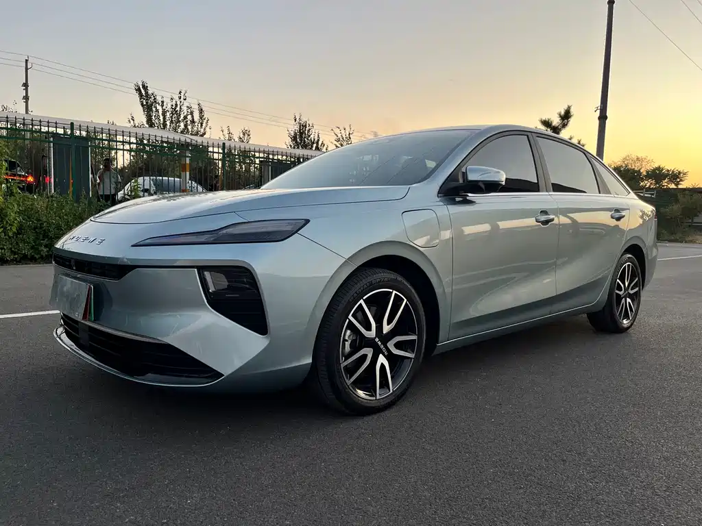 Roewe D6