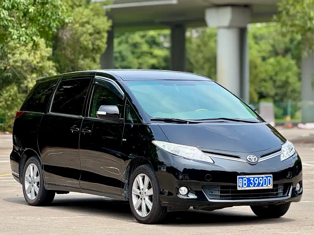 Toyota Previa — миниатюра 3
