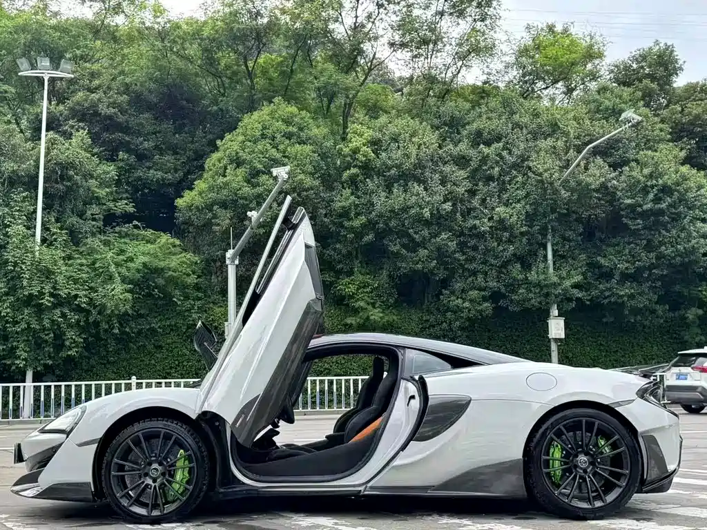 MCLAREN 570