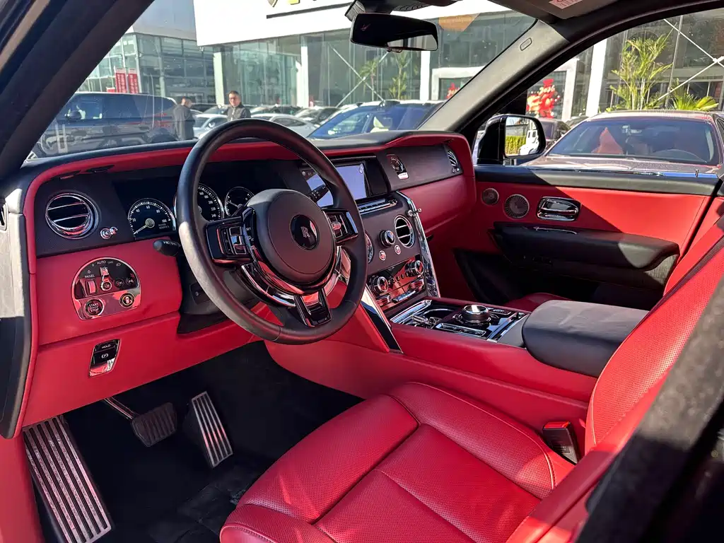 Rolls-Royce Cullinan — миниатюра 5
