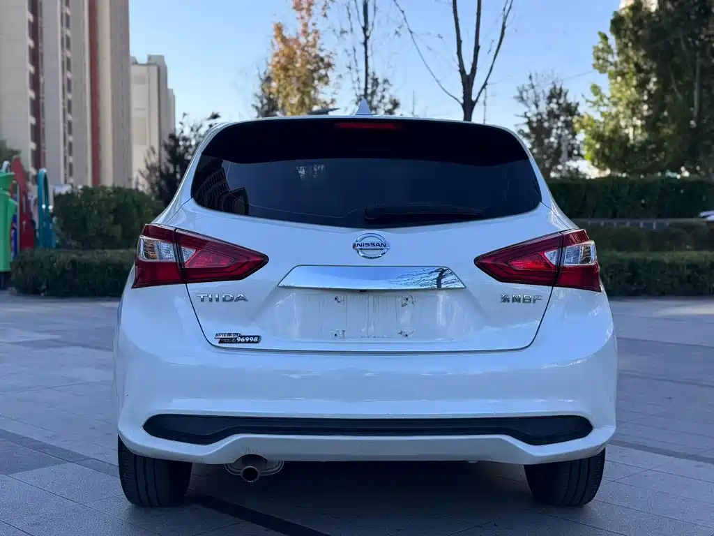 Nissan Tiida — миниатюра 8