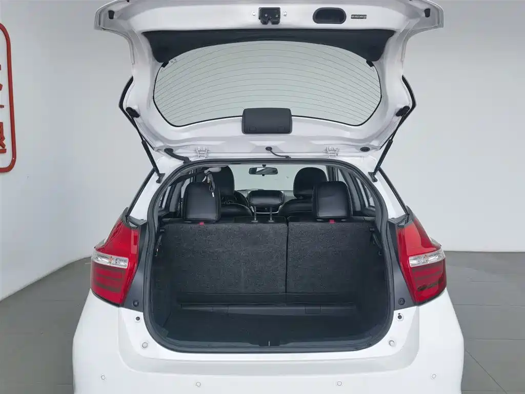 TOYOTA YARIS L ZHIXUAN