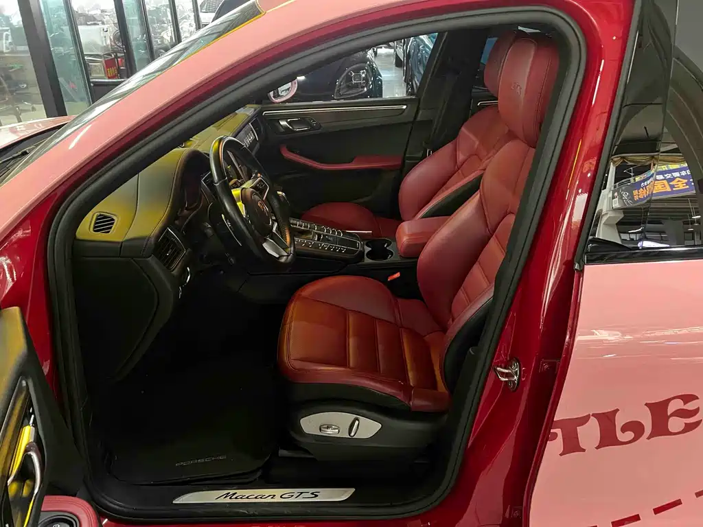 Porsche Macan — миниатюра 5