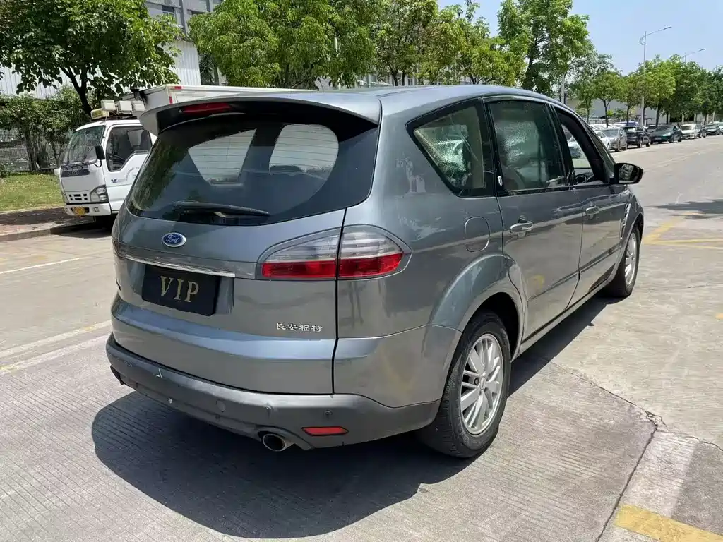 Ford Max — миниатюра 5